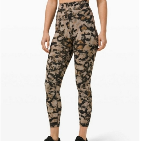 Lululemon Wunder Train HR Tight 25” Black tie dye Leggings 2 - Picture 7 of 7